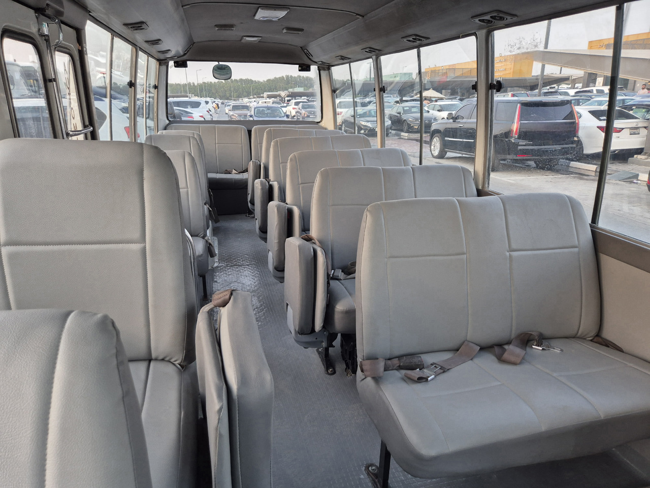 TOYOTA Coaster ... 25 places ...climatisé - Väikebuss, Mikrobuss: pilt 5 TOYOTA Coaster ... 25 places ...climatisé - Väikebuss, Mikrobuss: pilt 5