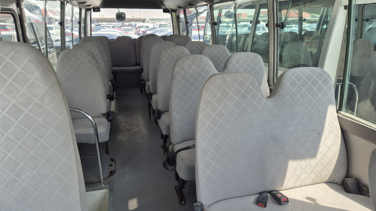 TOYOTA Coaster ... 30 places ... Climatisé - Väikebuss, Mikrobuss: pilt 3 TOYOTA Coaster ... 30 places ... Climatisé - Väikebuss, Mikrobuss: pilt 3
