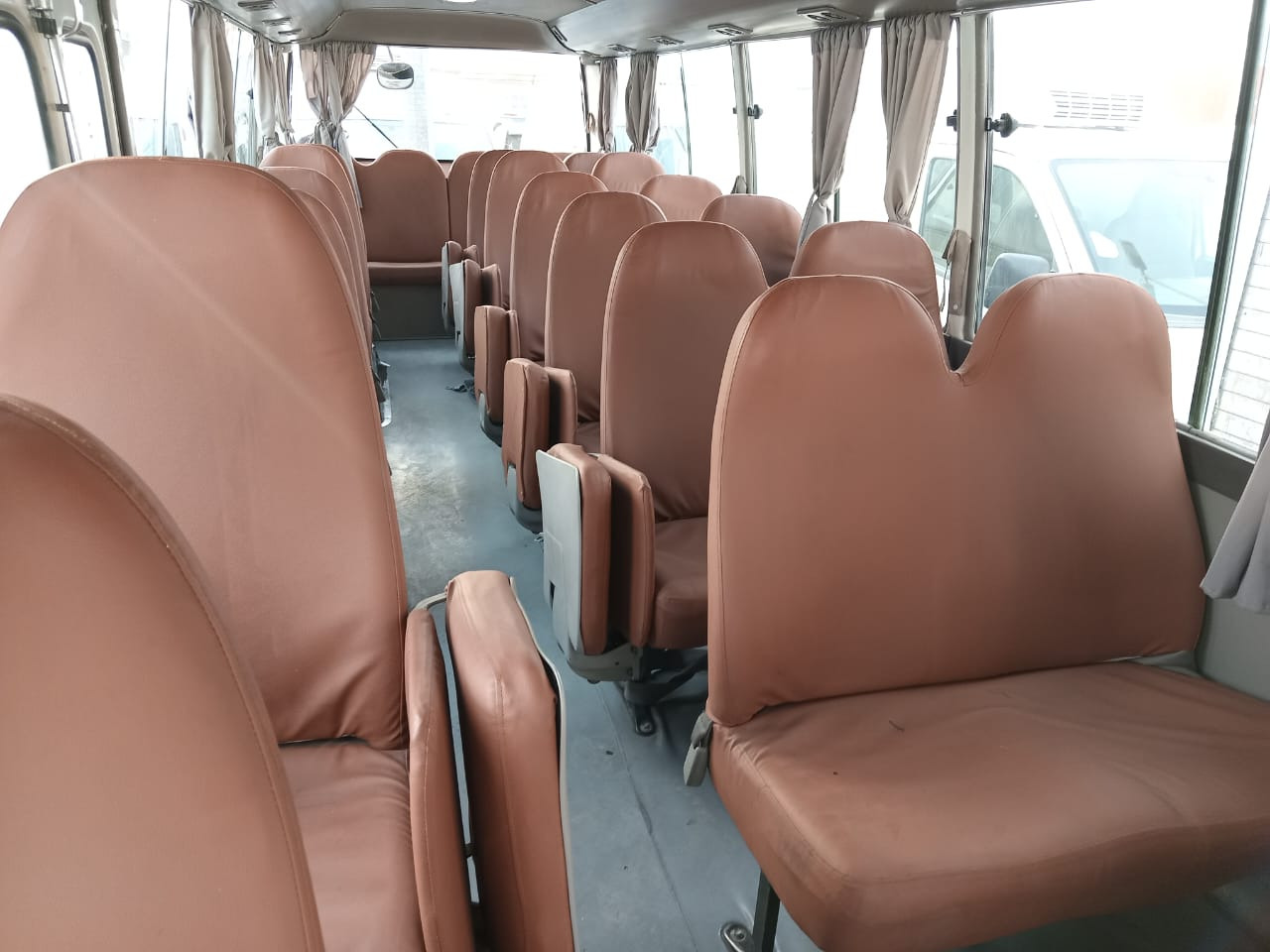 TOYOTA Coaster ... 30 places - diesel - climatisé ... BELGIQUE.. - Väikebuss, Mikrobuss: pilt 4 TOYOTA Coaster ... 30 places - diesel - climatisé ... BELGIQUE.. - Väikebuss, Mikrobuss: pilt 4
