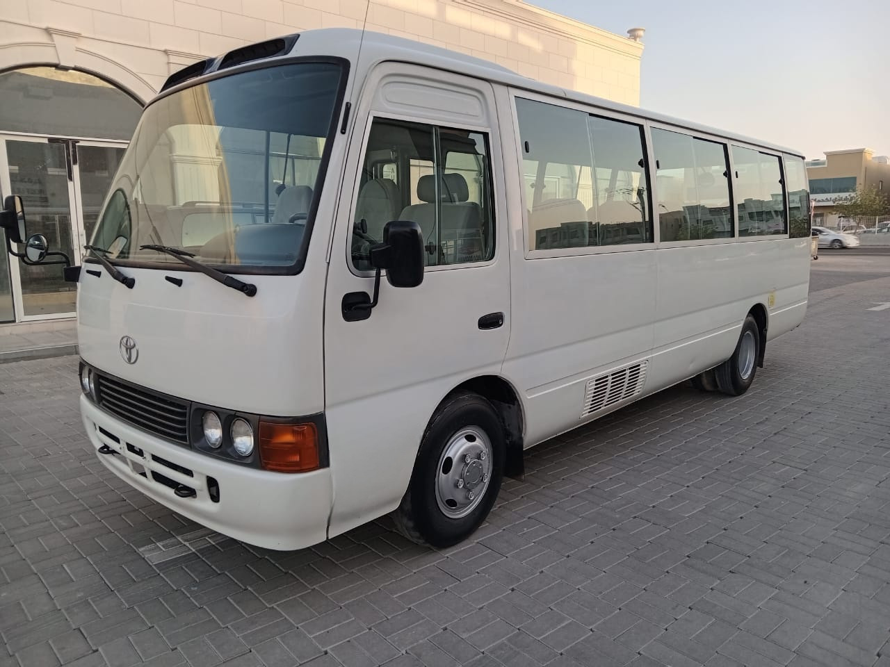TOYOTA Coaster ... 30 places - diesel - climatisé ... BELGIQUE.. - Väikebuss, Mikrobuss: pilt 1 TOYOTA Coaster ... 30 places - diesel - climatisé ... BELGIQUE.. - Väikebuss, Mikrobuss: pilt 1