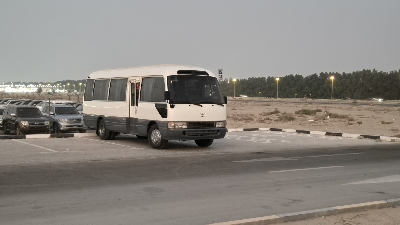 Toyota Coaster ... 30 places - climatisé - Väikebuss, Mikrobuss: pilt 1 Toyota Coaster ... 30 places - climatisé - Väikebuss, Mikrobuss: pilt 1