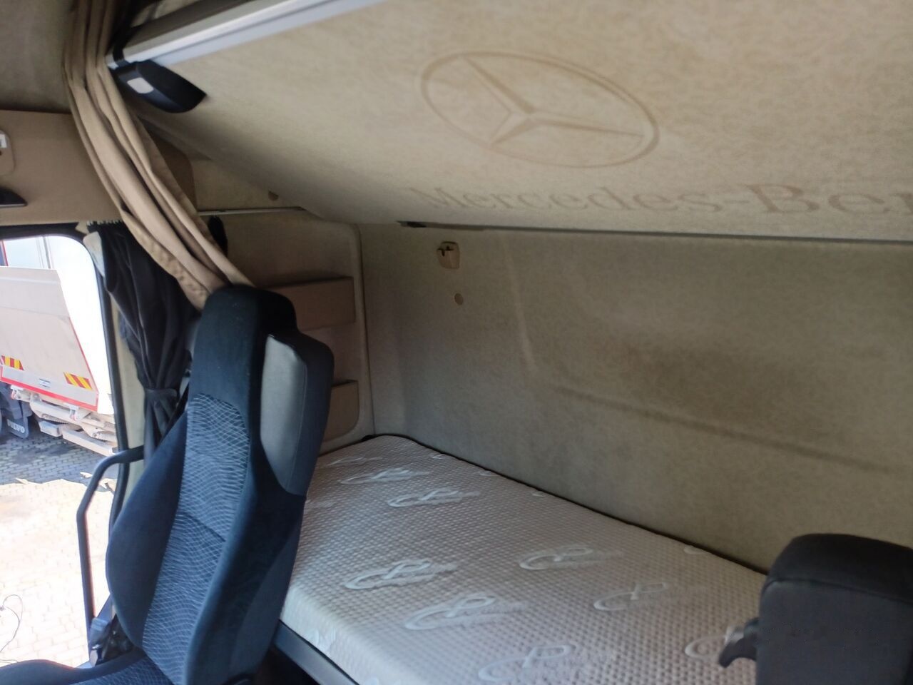 Sadulveok Mercedes-Benz Actros 2553: pilt 14