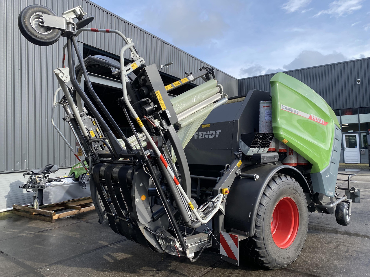 FENDT Rotana 130F Combi - Heinapalli mähkija: pilt 2 FENDT Rotana 130F Combi - Heinapalli mähkija: pilt 2