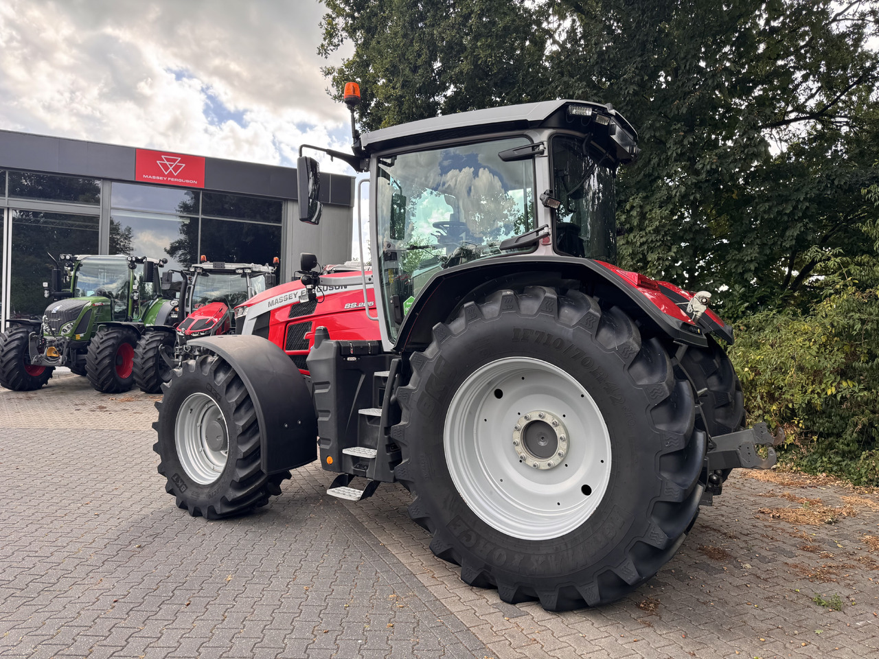 MASSEY FERGUSON 8s.205 Dyna7 Exclusive - Traktor: pilt 3 MASSEY FERGUSON 8s.205 Dyna7 Exclusive - Traktor: pilt 3