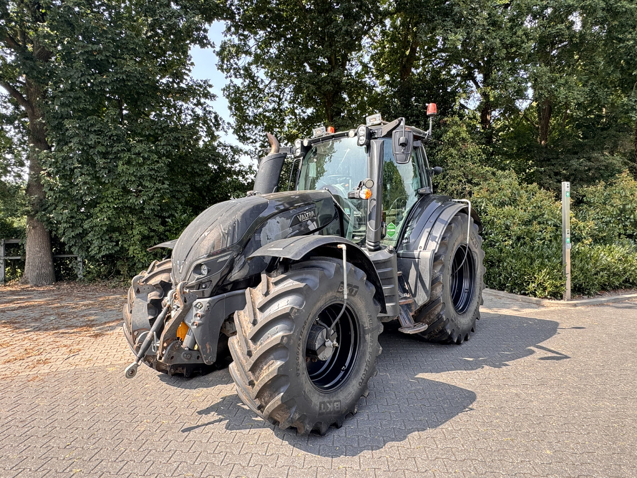VALTRA T214 Direct - Traktor: pilt 1 VALTRA T214 Direct - Traktor: pilt 1
