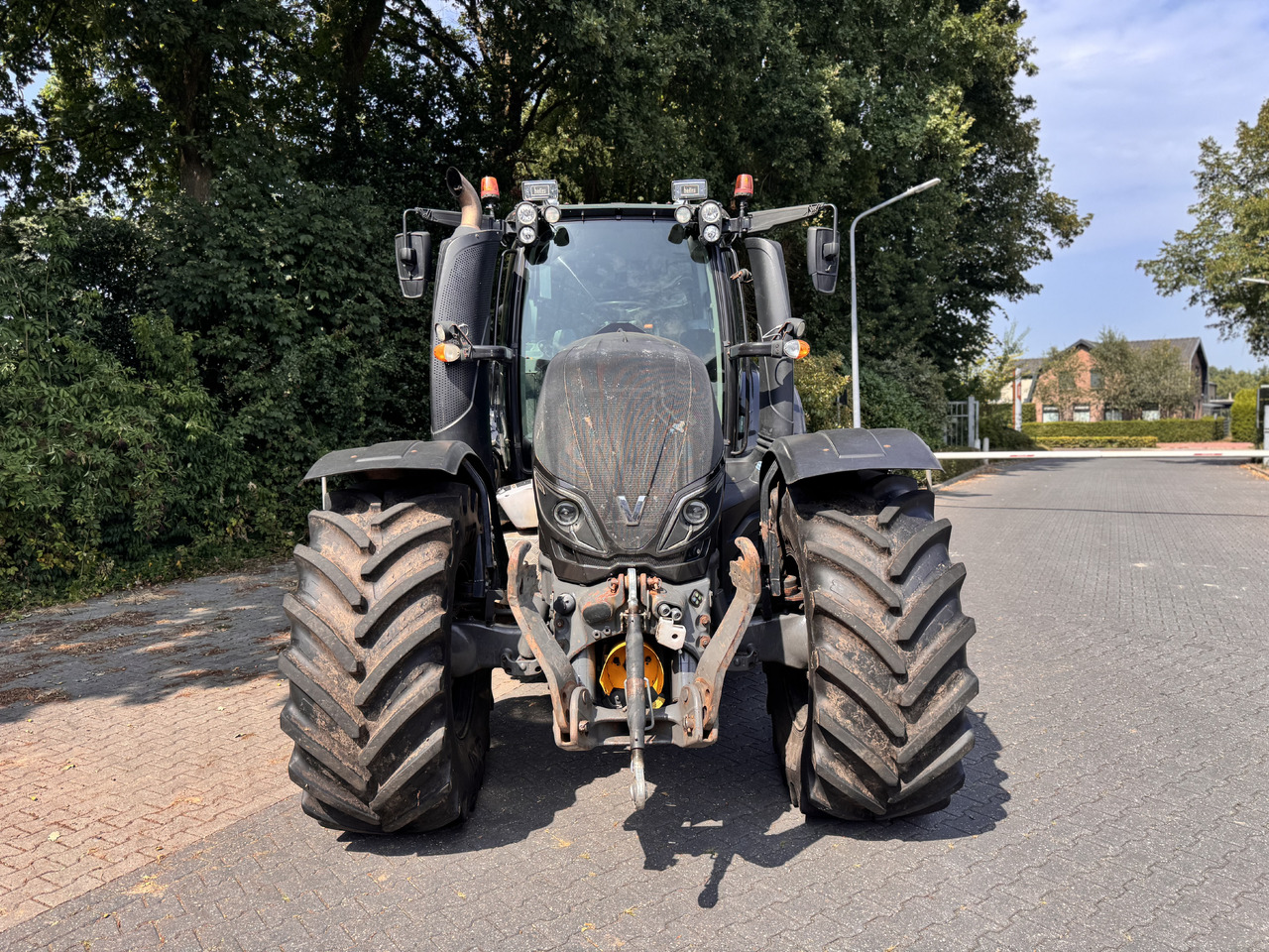 VALTRA T214 Direct - Traktor: pilt 4 VALTRA T214 Direct - Traktor: pilt 4