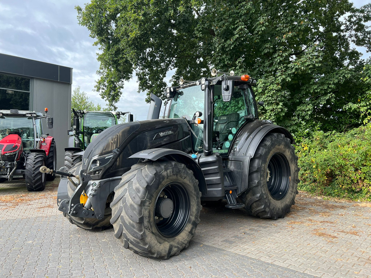 Valtra T174 Versu - Traktor: pilt 1 Valtra T174 Versu - Traktor: pilt 1