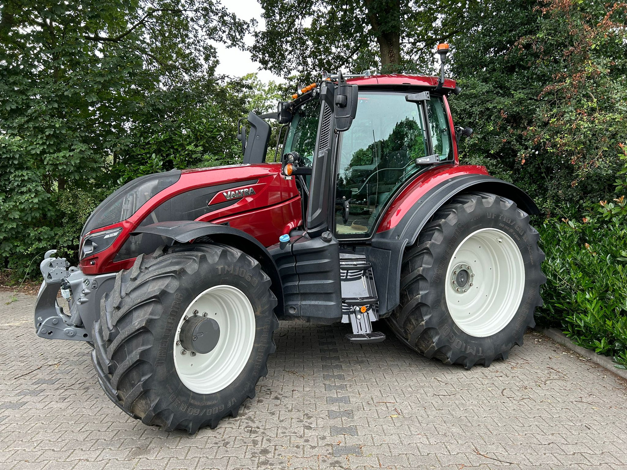Valtra T214 Direct - Traktor: pilt 1 Valtra T214 Direct - Traktor: pilt 1