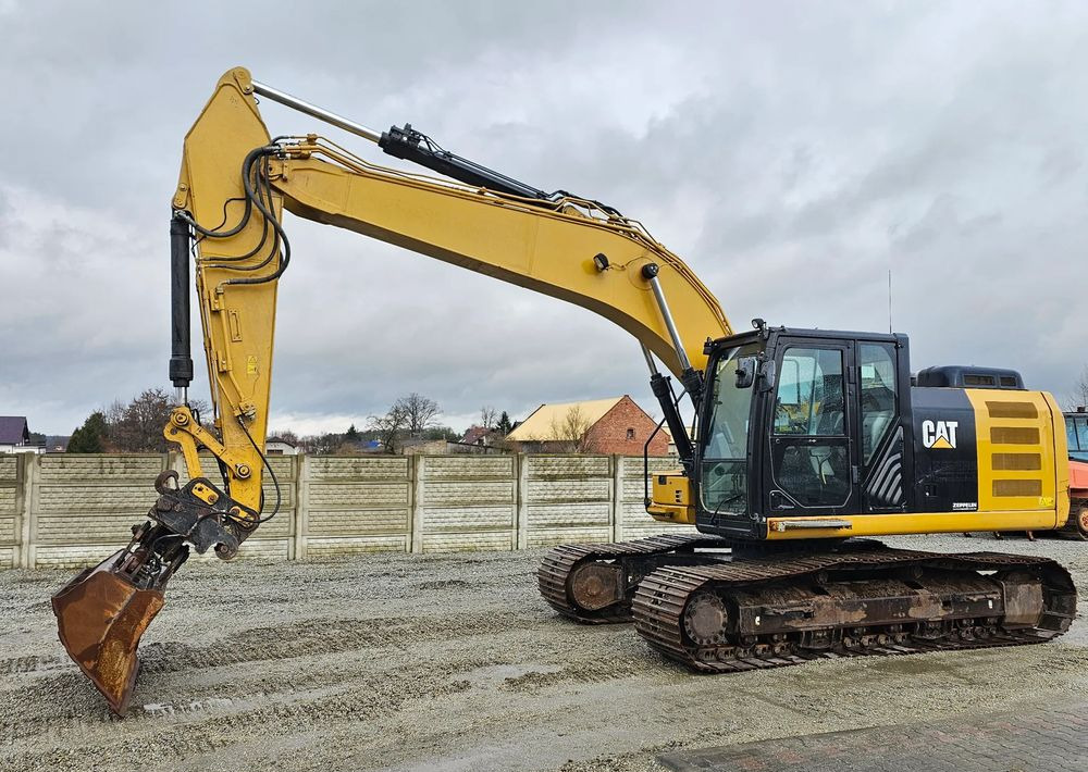 Caterpillar 320 FL, 2017 ROK, 8500 MTH - Lintekskavaator: pilt 1 Caterpillar 320 FL, 2017 ROK, 8500 MTH - Lintekskavaator: pilt 1