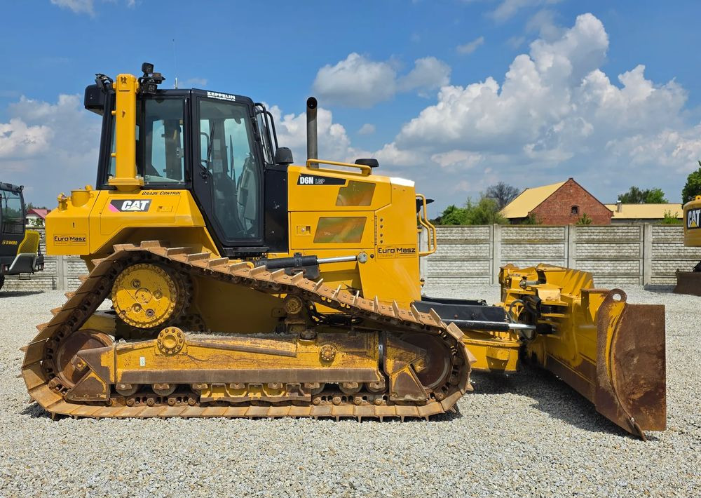 Caterpillar Caterpillar D6N LGP, 2017 ROK, PODWOZIE 80% DOBRE - Buldooser: pilt 3 Caterpillar Caterpillar D6N LGP, 2017 ROK, PODWOZIE 80% DOBRE - Buldooser: pilt 3