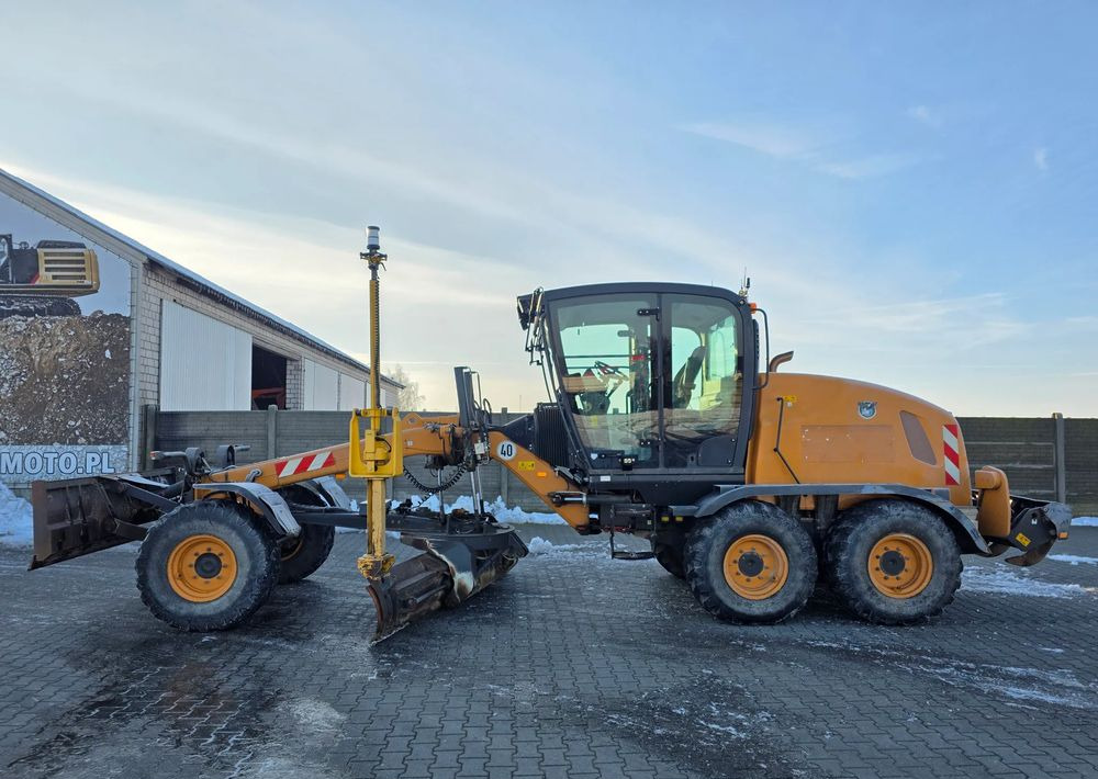 New Holland 836C AWD, 6X6, 2016 ROK, SYSTEM NIWELACJI TRIMBLE 3D - Rullija: pilt 2 New Holland 836C AWD, 6X6, 2016 ROK, SYSTEM NIWELACJI TRIMBLE 3D - Rullija: pilt 2