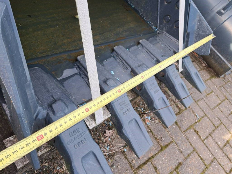 Hyundai Excavator digging bucket 140, 61K4-30501 - Kopp - Ehitusmasinad: pilt 3 Hyundai Excavator digging bucket 140, 61K4-30501 - Kopp - Ehitusmasinad: pilt 3