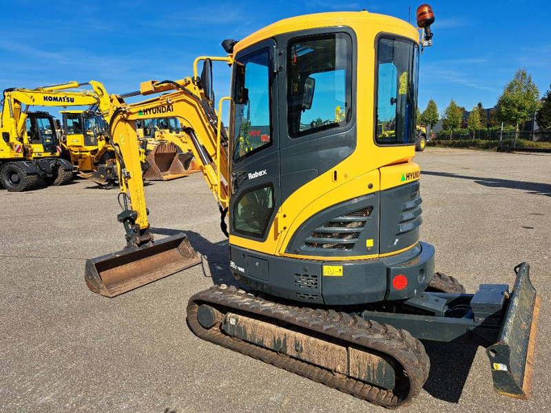 Hyundai R30 Z-9AK - Miniekskavaator: pilt 2 Hyundai R30 Z-9AK - Miniekskavaator: pilt 2