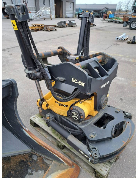 Engcon EC233, OQ80, GB29 = Rotator + Coupler + Gripper + liising Engcon EC233, OQ80, GB29 = Rotator + Coupler + Gripper +: pilt 8