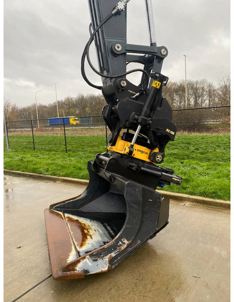 Engcon EC233, OQ80, GB29 = Rotator + Coupler + Gripper + - Lisaseade - Ehitusmasinad: pilt 1 Engcon EC233, OQ80, GB29 = Rotator + Coupler + Gripper + - Lisaseade - Ehitusmasinad: pilt 1
