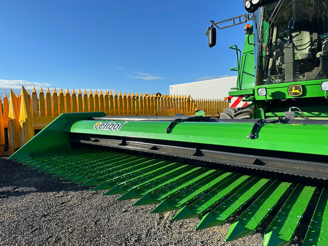 ELİBOL FREESUN 820 ROW INDEPENDENT SUNFLOWER HEADER - Päevalillekoristusmasin: pilt 1 ELİBOL FREESUN 820 ROW INDEPENDENT SUNFLOWER HEADER - Päevalillekoristusmasin: pilt 1