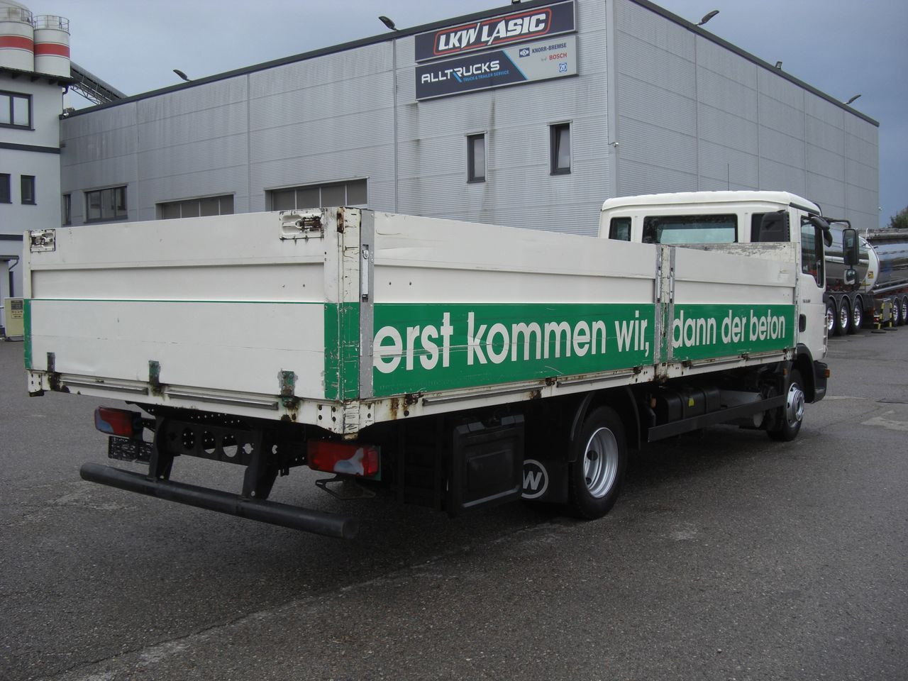 MAN 8180L Pritsche MAN 8180L Pritsche - Madelauto: pilt 3 MAN 8180L Pritsche MAN 8180L Pritsche - Madelauto: pilt 3
