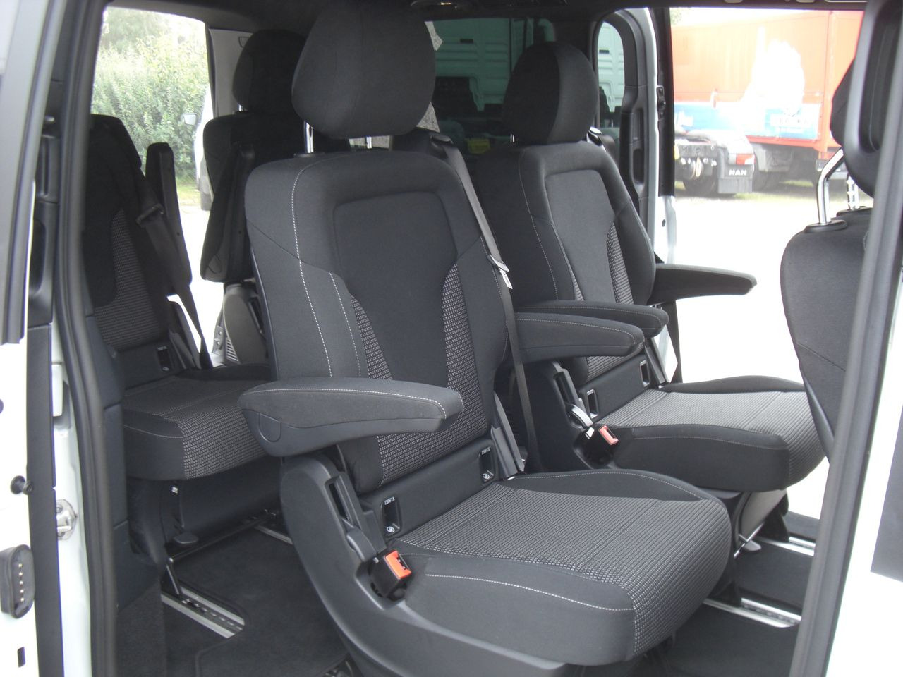 Meeskonnaauto Mercedes-Benz V 250 LANG: pilt 10 Meeskonnaauto Mercedes-Benz V 250 LANG: pilt 10