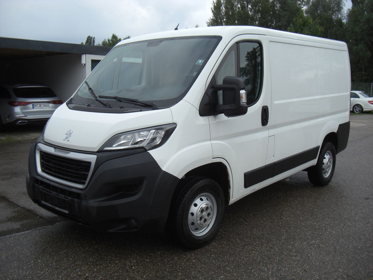 Peugeot BOXER 2,0 KURZ/NIEDRIG - Väike kaubik: pilt 1 Peugeot BOXER 2,0 KURZ/NIEDRIG - Väike kaubik: pilt 1