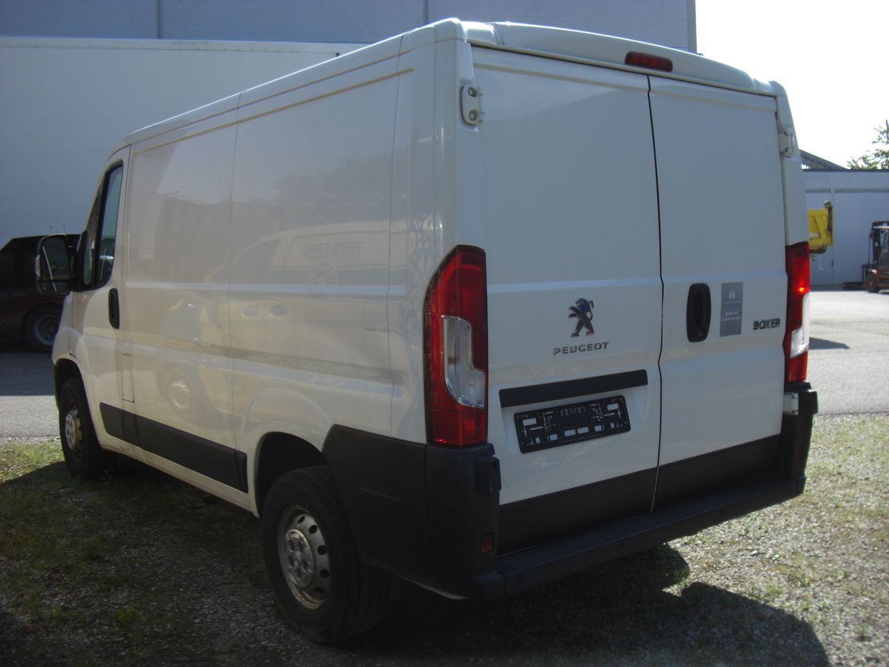 Peugeot BOXER 2,0 KURZ/NIEDRIG - Väike kaubik: pilt 3 Peugeot BOXER 2,0 KURZ/NIEDRIG - Väike kaubik: pilt 3