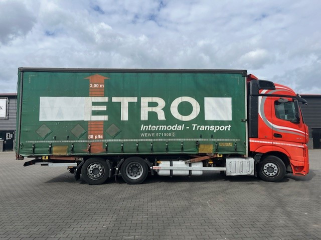 Mercedes Benz Actros 2642 6x2 Mega BDF met zeilbak - Tent veoauto: pilt 5 Mercedes Benz Actros 2642 6x2 Mega BDF met zeilbak - Tent veoauto: pilt 5