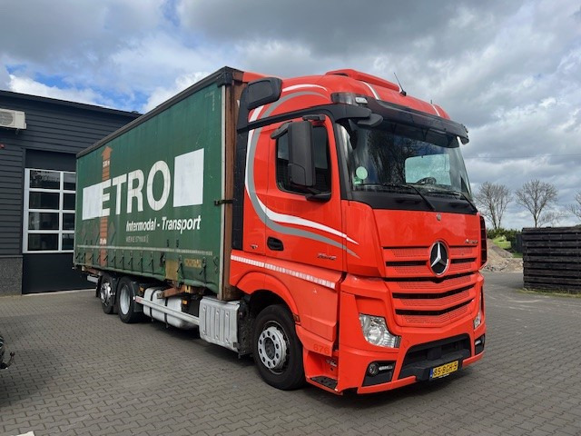 Mercedes Benz Actros 2642 6x2 Mega BDF met zeilbak - Tent veoauto: pilt 2 Mercedes Benz Actros 2642 6x2 Mega BDF met zeilbak - Tent veoauto: pilt 2