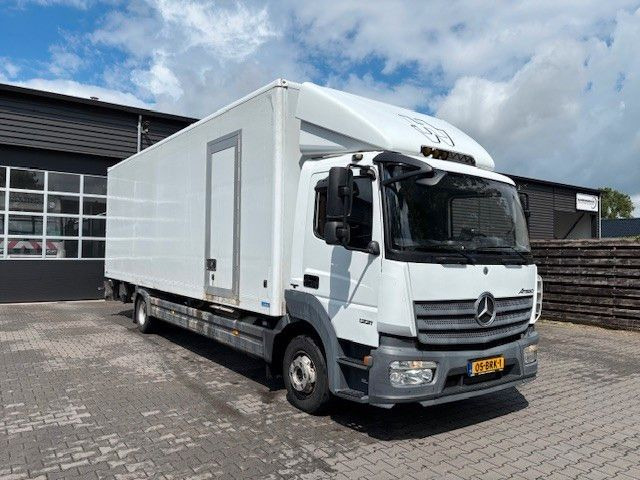 Mercedes-Benz Atego 1221 - Kasti veoauto: pilt 2 Mercedes-Benz Atego 1221 - Kasti veoauto: pilt 2