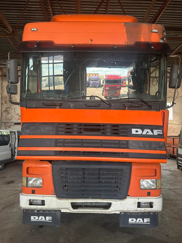 DAF XF 95 Tractor unit - Sadulveok: pilt 1 DAF XF 95 Tractor unit - Sadulveok: pilt 1