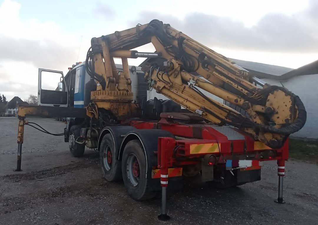 Scania R143-450 V8 Tractor unit with crane - Sadulveok: pilt 4 Scania R143-450 V8 Tractor unit with crane - Sadulveok: pilt 4