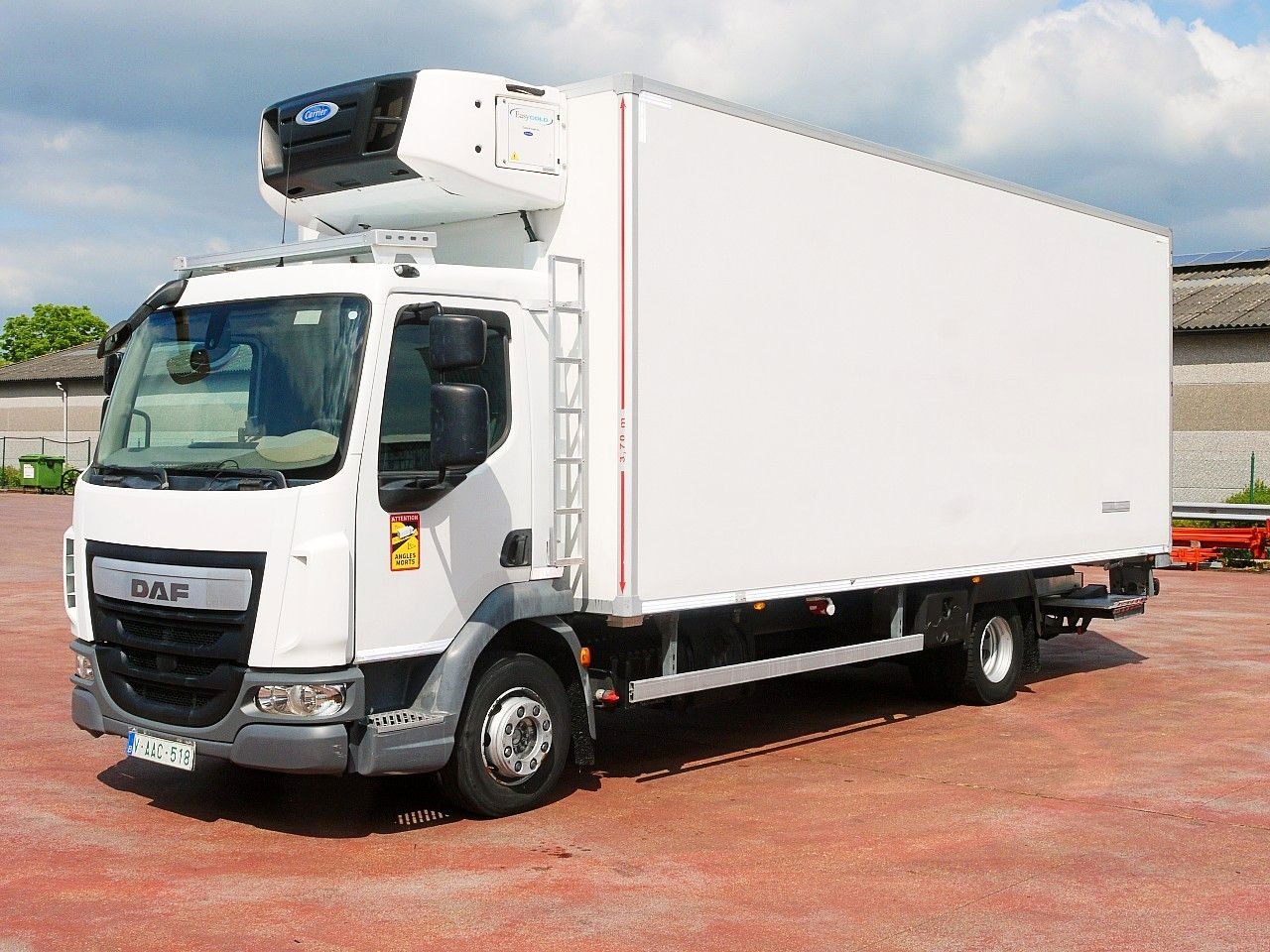 DAF 180.12 LF FA KUHLKOFFER CARRIER SUPRA 850 MULTI - Külmutiga veoauto: pilt 4 DAF 180.12 LF FA KUHLKOFFER CARRIER SUPRA 850 MULTI - Külmutiga veoauto: pilt 4