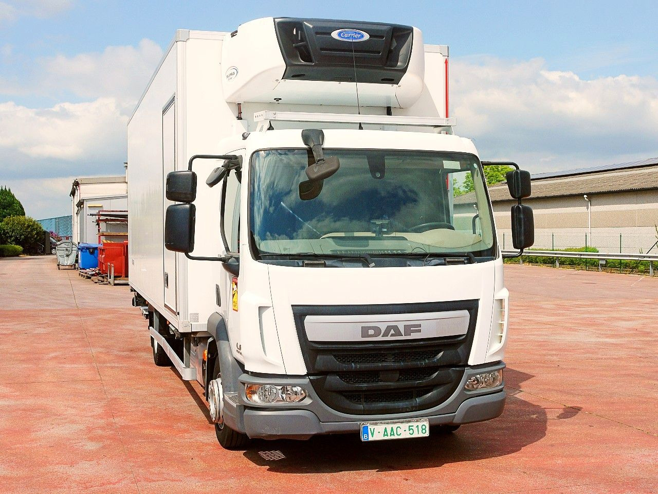 DAF 180.12 LF FA KUHLKOFFER CARRIER SUPRA 850 MULTI - Külmutiga veoauto: pilt 1 DAF 180.12 LF FA KUHLKOFFER CARRIER SUPRA 850 MULTI - Külmutiga veoauto: pilt 1