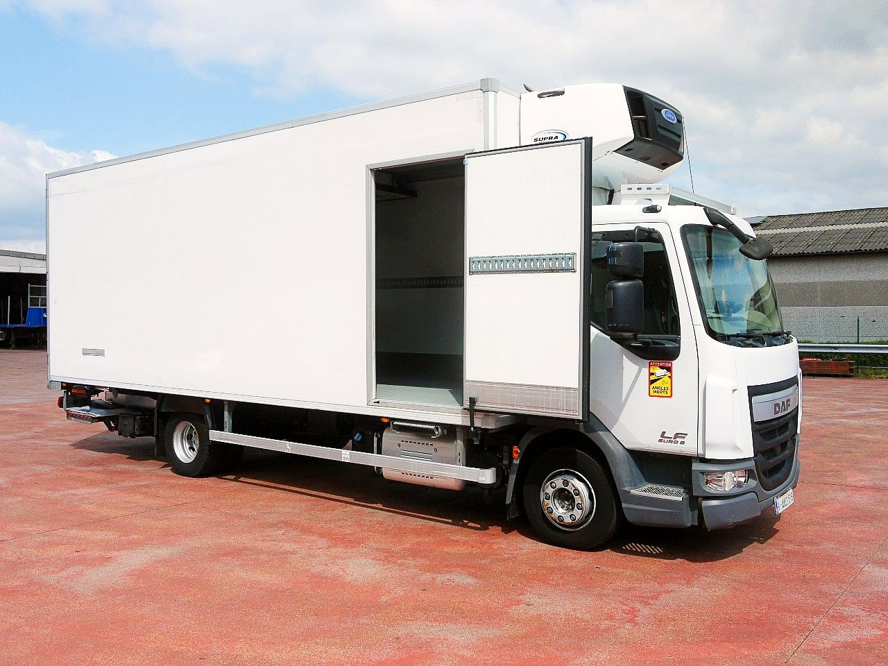 DAF 180.12 LF FA KUHLKOFFER CARRIER SUPRA 850 MULTI - Külmutiga veoauto: pilt 3 DAF 180.12 LF FA KUHLKOFFER CARRIER SUPRA 850 MULTI - Külmutiga veoauto: pilt 3