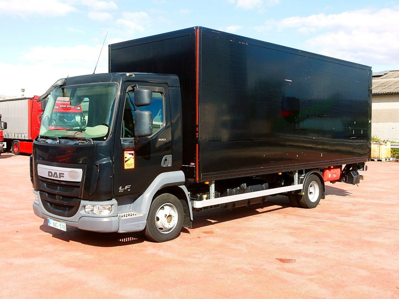 DAF LF FA 180 MEUBEL KOFFER LBW LUFT FEDERUNG AIRCO - Kasti veoauto: pilt 4 DAF LF FA 180 MEUBEL KOFFER LBW LUFT FEDERUNG AIRCO - Kasti veoauto: pilt 4