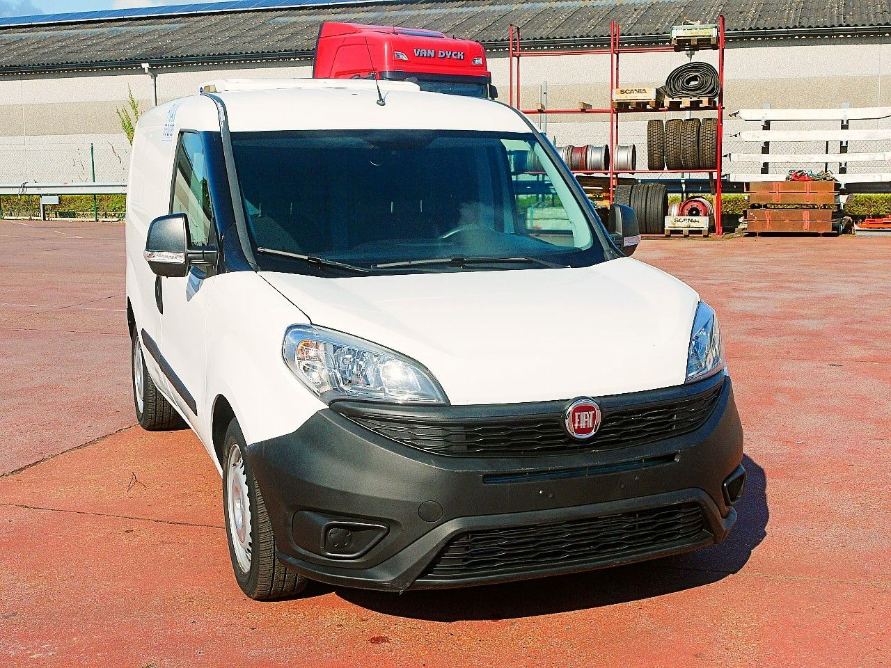 Fiat DOBLO 1.4 KUHLKASTENWAGEN CARRIER NEOS -20c E6 - Tarbesõiduk külmik: pilt 1 Fiat DOBLO 1.4 KUHLKASTENWAGEN CARRIER NEOS -20c E6 - Tarbesõiduk külmik: pilt 1