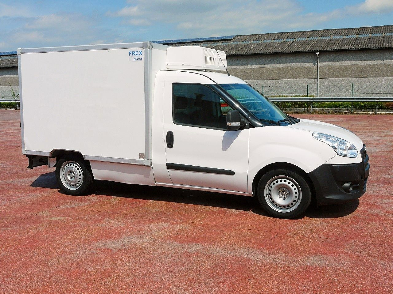 Fiat DOBLO 1.6 KUHKOFFER RELEC FROID TR22 -20C - Tarbesõiduk külmik: pilt 3 Fiat DOBLO 1.6 KUHKOFFER RELEC FROID TR22 -20C - Tarbesõiduk külmik: pilt 3
