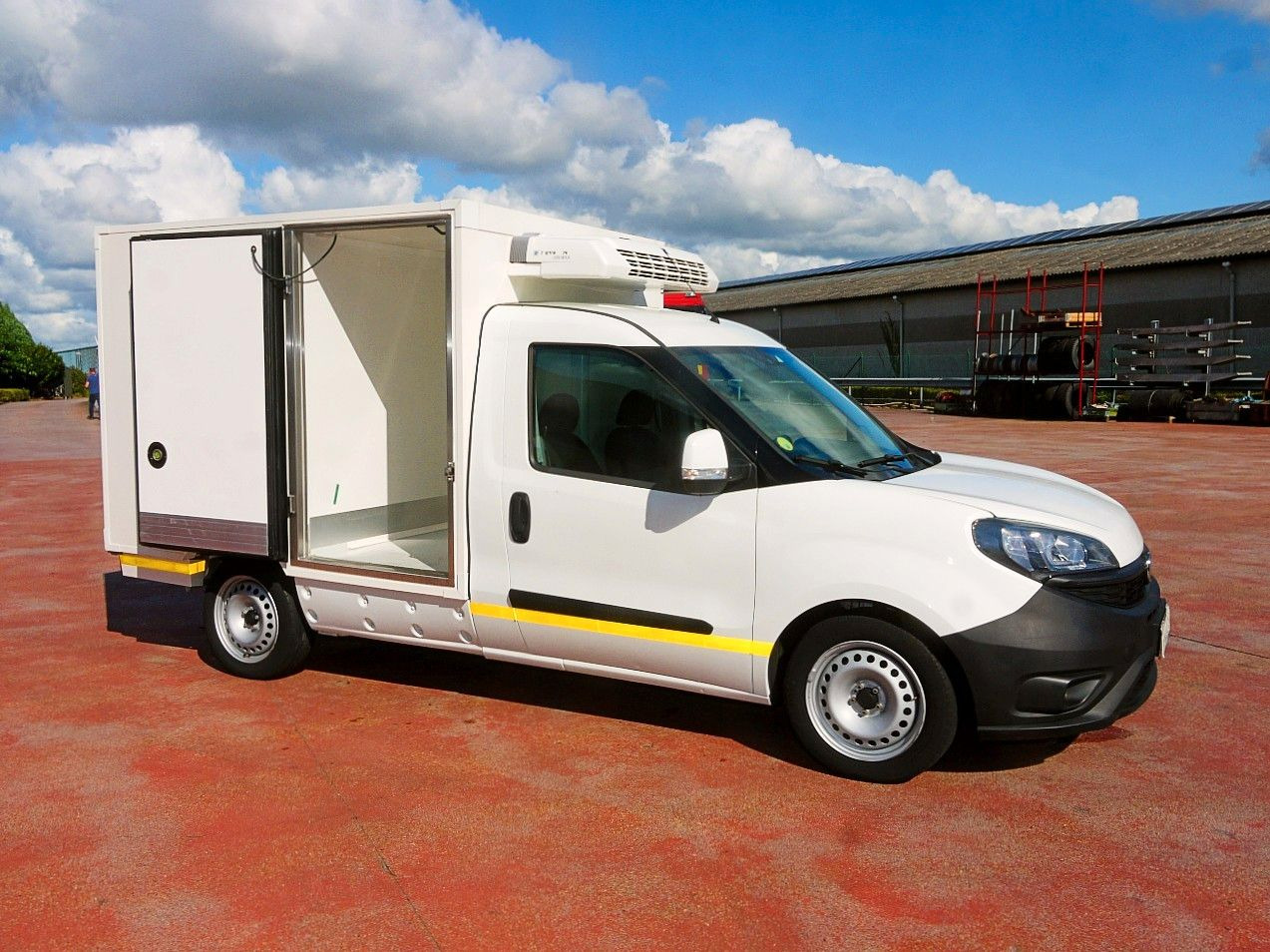 Fiat DOBLO 1.6 KUHLKOFFER THERMOKING MT A/C - Tarbesõiduk külmik: pilt 3 Fiat DOBLO 1.6 KUHLKOFFER THERMOKING MT A/C - Tarbesõiduk külmik: pilt 3