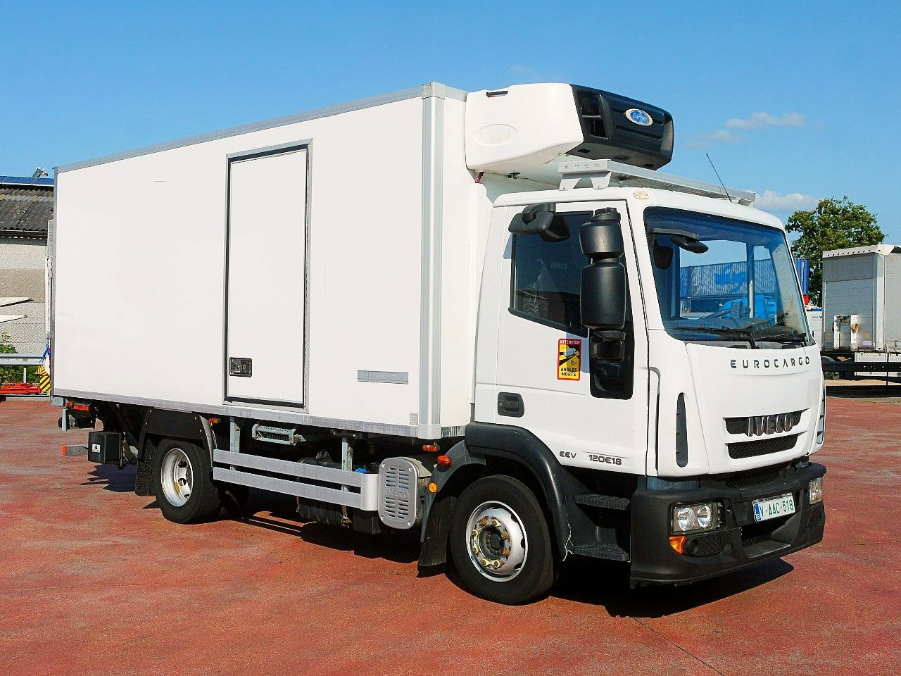 Iveco 120E18 EUROCARGO KUHLKOFFER CARRIER SUPRA 550 - Külmutiga veoauto: pilt 2 Iveco 120E18 EUROCARGO KUHLKOFFER CARRIER SUPRA 550 - Külmutiga veoauto: pilt 2