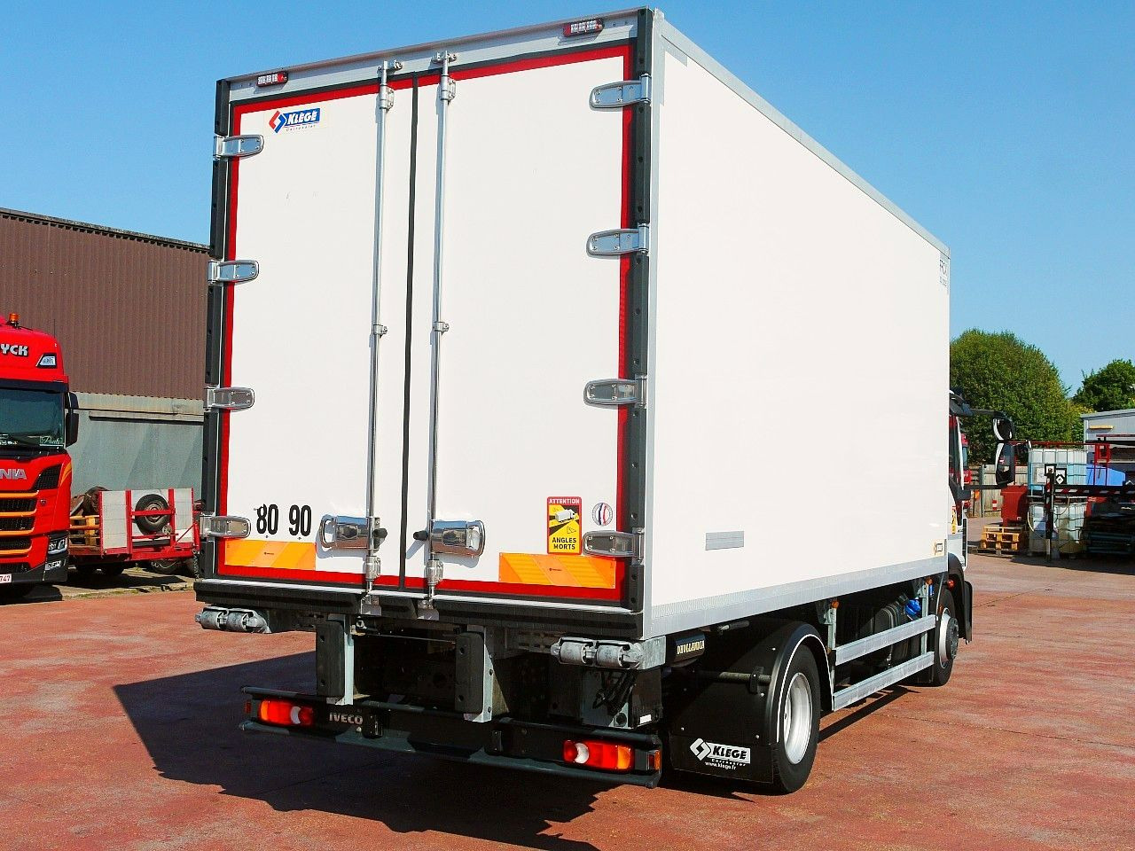 Külmutiga veoauto Iveco 120E28 KUHLKOFFER FLEISH BAHNEN CARRIER  XARIOS: pilt 6