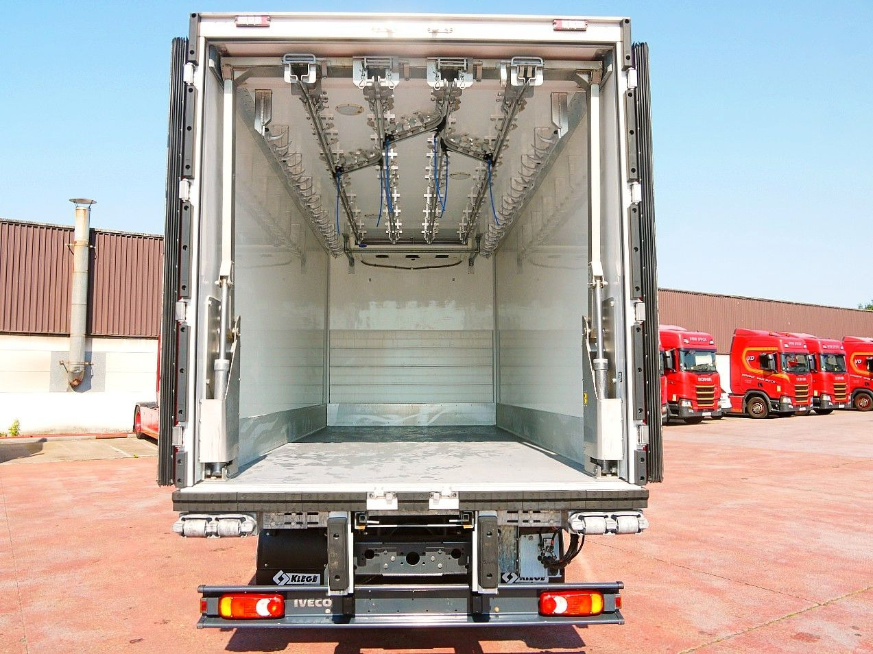 Külmutiga veoauto Iveco 120E28 KUHLKOFFER FLEISH BAHNEN CARRIER  XARIOS: pilt 10