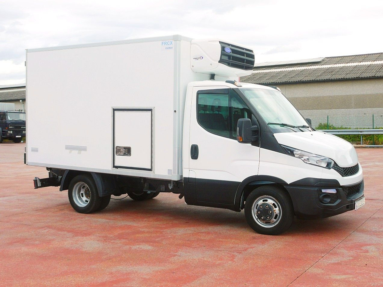 Iveco 35C13 DAILY KUHLKOFFER CARRIER XARIOS 600 - Tarbesõiduk külmik: pilt 2 Iveco 35C13 DAILY KUHLKOFFER CARRIER XARIOS 600 - Tarbesõiduk külmik: pilt 2