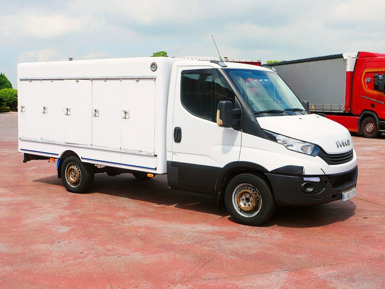 Iveco 35S12 DAILY ISOTHERM KOFFER 5 TURIG / AIRCO - Tarbesõiduk külmik: pilt 3 Iveco 35S12 DAILY ISOTHERM KOFFER 5 TURIG / AIRCO - Tarbesõiduk külmik: pilt 3