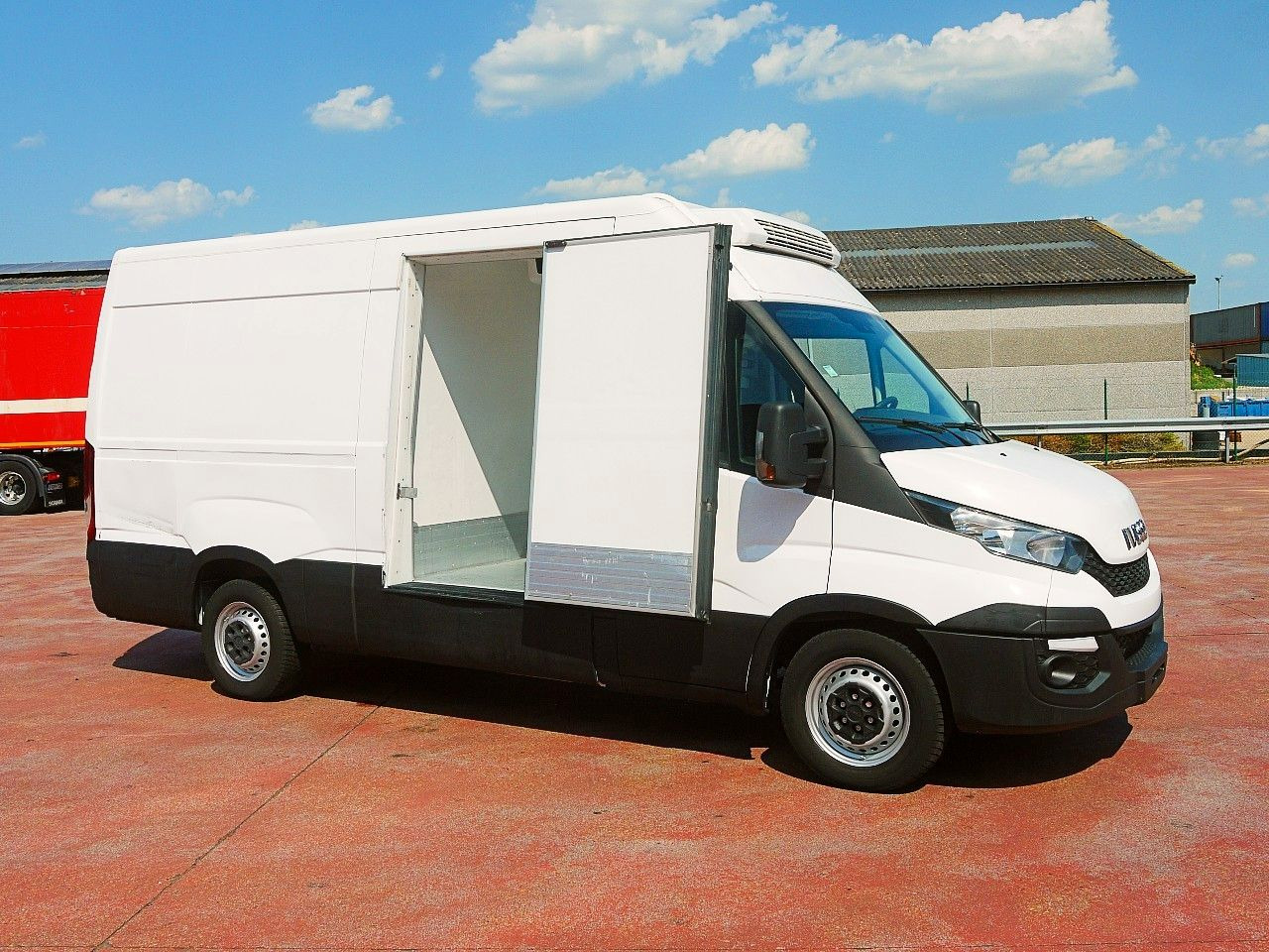 Iveco 35S13 DAILY KUHLKASTENWAGEN THERMOKING V300 MULT - Tarbesõiduk külmik: pilt 3 Iveco 35S13 DAILY KUHLKASTENWAGEN THERMOKING V300 MULT - Tarbesõiduk külmik: pilt 3