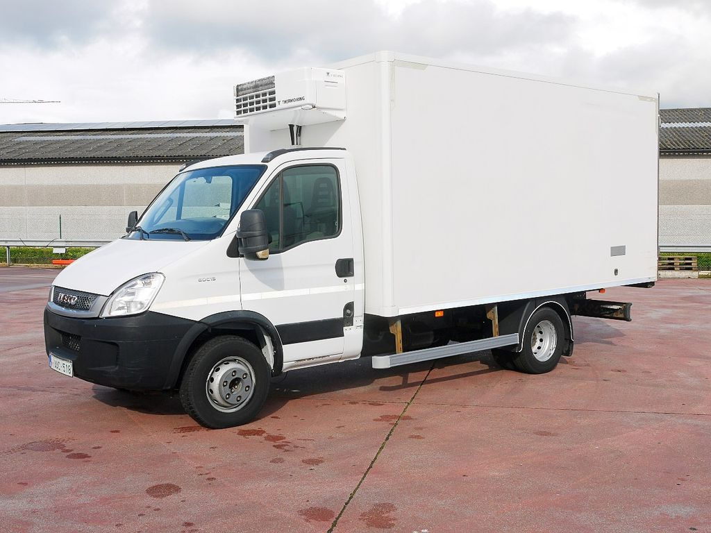 Iveco 60C15 65 70 DAILY KUHLKOFFER THERMOKING V500 A/C - Tarbesõiduk külmik: pilt 4 Iveco 60C15 65 70 DAILY KUHLKOFFER THERMOKING V500 A/C - Tarbesõiduk külmik: pilt 4