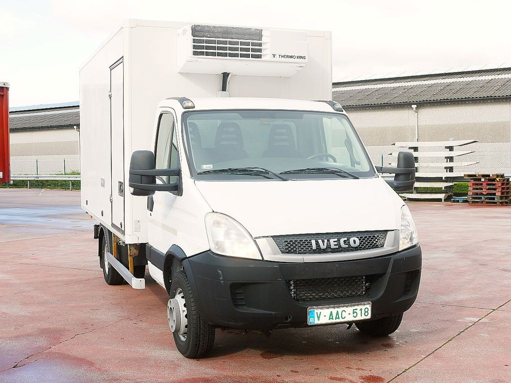 Iveco 60C15 65 70 DAILY KUHLKOFFER THERMOKING V500 A/C - Tarbesõiduk külmik: pilt 1 Iveco 60C15 65 70 DAILY KUHLKOFFER THERMOKING V500 A/C - Tarbesõiduk külmik: pilt 1