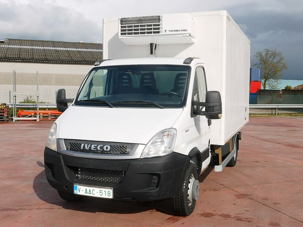Iveco 60C15 65 70 DAILY KUHLKOFFER THERMOKING V500 A/C - Tarbesõiduk külmik: pilt 5 Iveco 60C15 65 70 DAILY KUHLKOFFER THERMOKING V500 A/C - Tarbesõiduk külmik: pilt 5