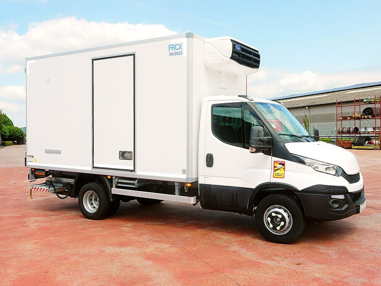 Iveco 70C17 KUHLKOFFER CARRIER XARIOS 500 A/C LUFT LBW - Tarbesõiduk külmik: pilt 2 Iveco 70C17 KUHLKOFFER CARRIER XARIOS 500 A/C LUFT LBW - Tarbesõiduk külmik: pilt 2