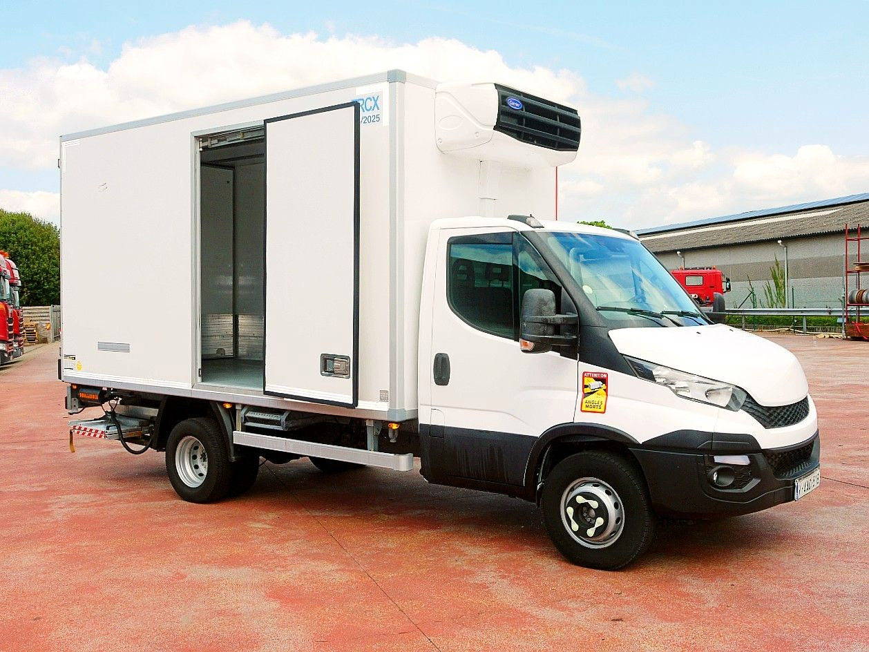 Iveco 70C17 KUHLKOFFER CARRIER XARIOS 500 A/C LUFT LBW - Tarbesõiduk külmik: pilt 3 Iveco 70C17 KUHLKOFFER CARRIER XARIOS 500 A/C LUFT LBW - Tarbesõiduk külmik: pilt 3