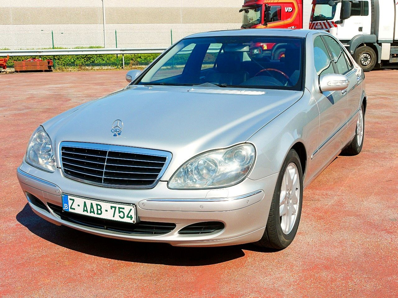 Mercedes-Benz COMAND Bi-XENON SCHIEBEDACH SOFTCLOSE ... - Sedaan: pilt 5 Mercedes-Benz COMAND Bi-XENON SCHIEBEDACH SOFTCLOSE ... - Sedaan: pilt 5