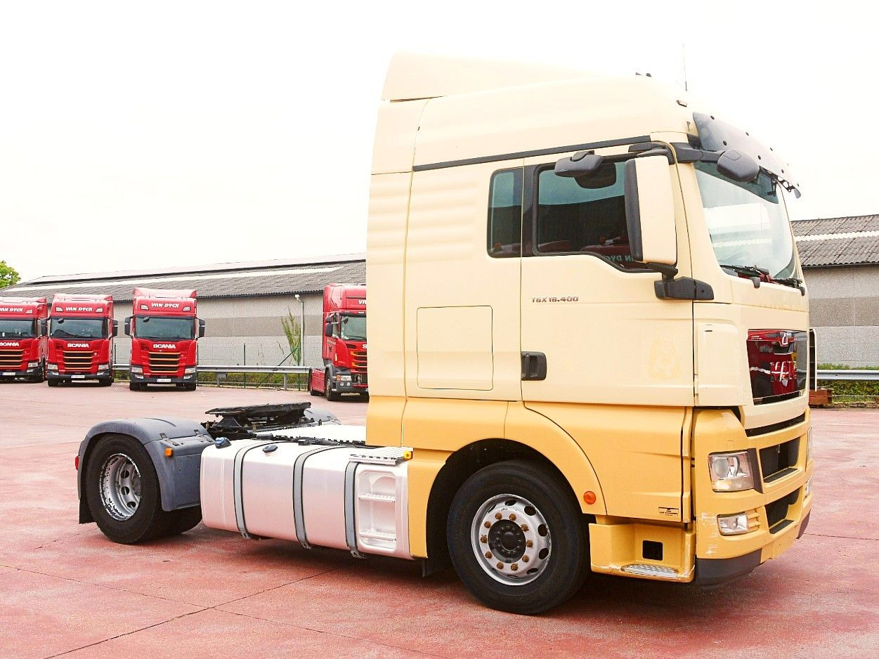 MAN TGX 18.400 TOP ZUSTAND 1e hand A/C - Sadulveok: pilt 3 MAN TGX 18.400 TOP ZUSTAND 1e hand A/C - Sadulveok: pilt 3