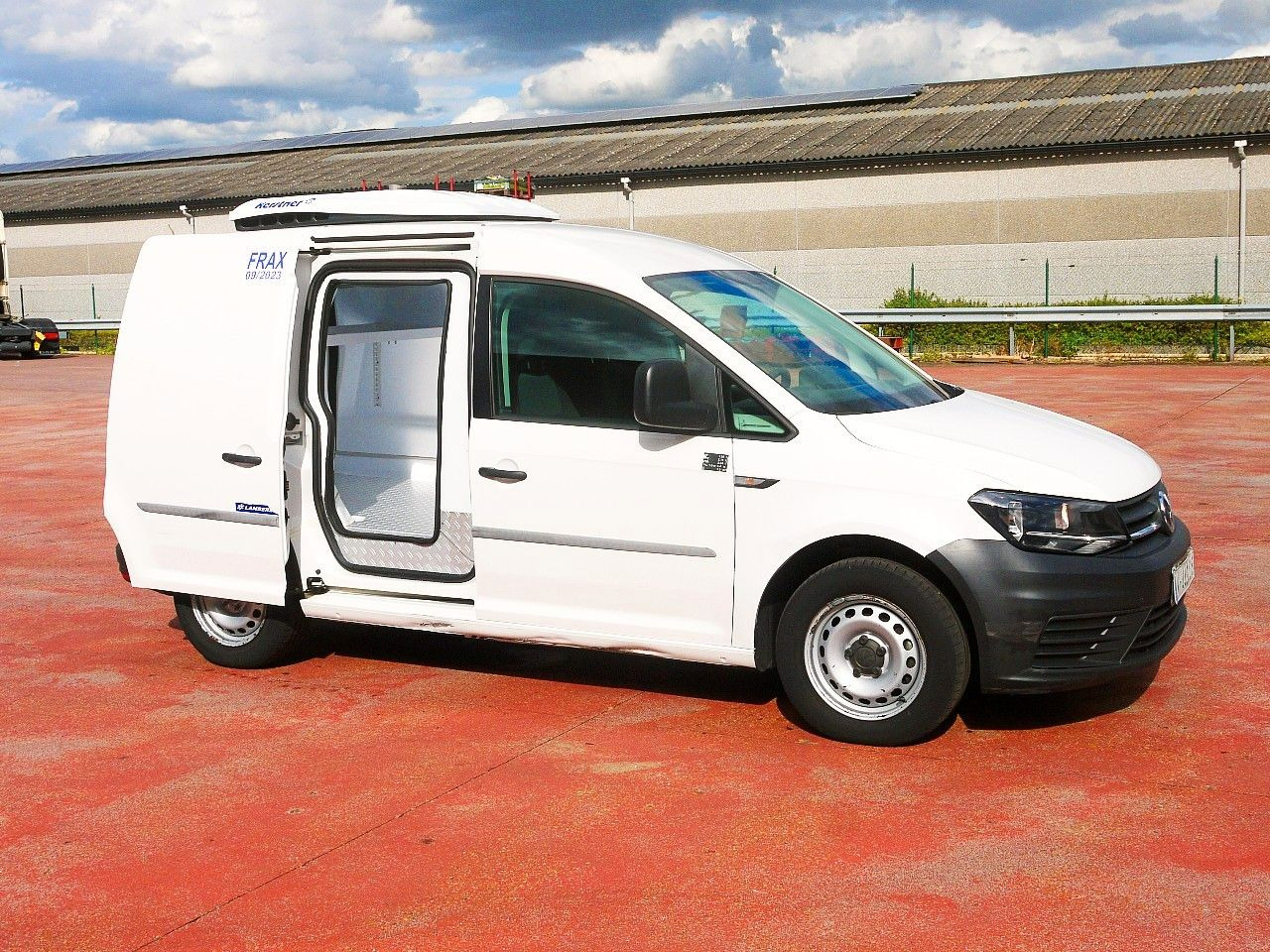 Volkswagen CADDY 2.0 KONVEKTA -2c A/C €6 - Tarbesõiduk külmik: pilt 3 Volkswagen CADDY 2.0 KONVEKTA -2c A/C €6 - Tarbesõiduk külmik: pilt 3